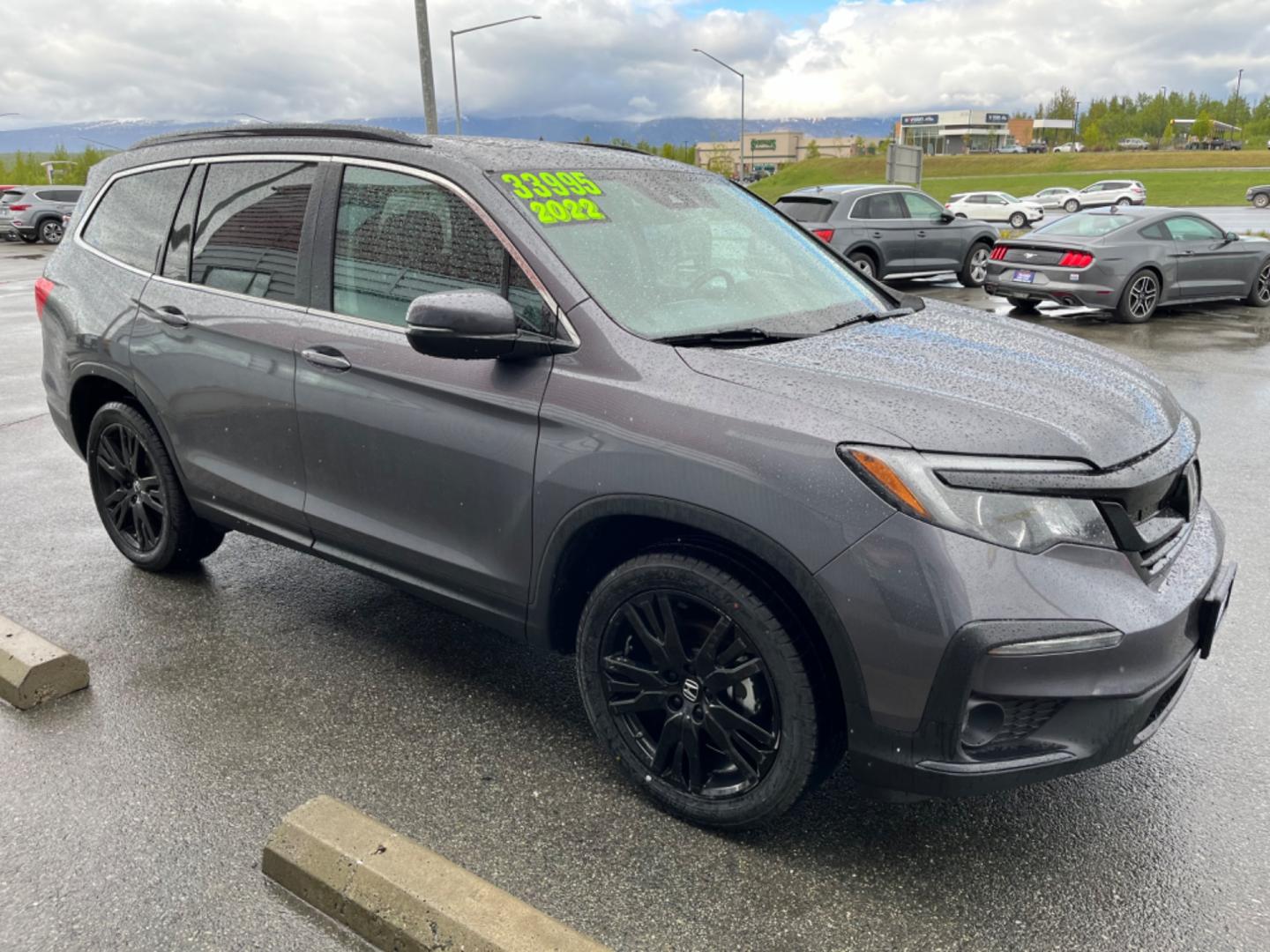 2022 BLACK HONDA PILOT SE (5FNYF6H20NB) with an 3.5L engine, Automatic transmission, located at 1960 Industrial Drive, Wasilla, 99654, (907) 274-2277, 61.573475, -149.400146 - Photo#4